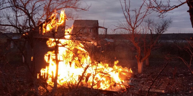 На Николаевщине трижды за сутки горели хозпостройки
