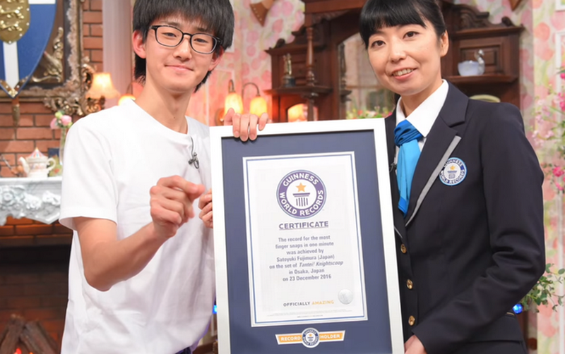 Японец установил мировой рекорд, щелкнув пальцами 296 раз за минуту 1