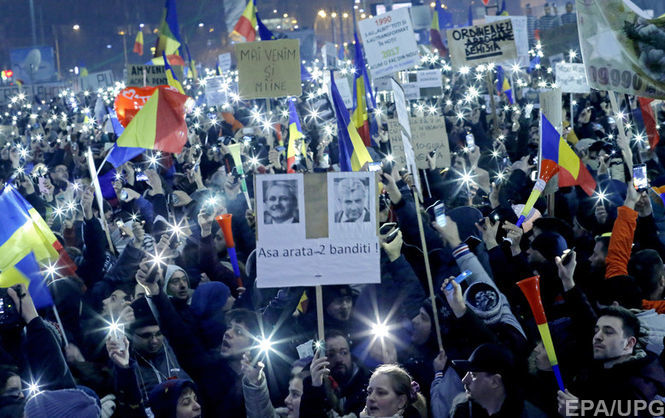 Как перед свержением Чаушеску. "Воры и крысы"! В Румынии продолжаются массовые протесты 1