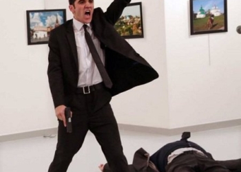 Победителем World Press Photo стал снимок убийства российского посла в Турции