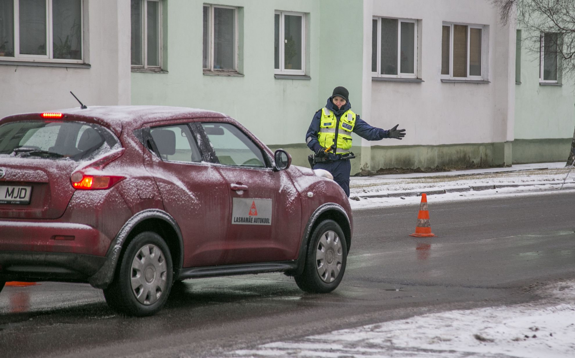 В Эстонии каждому трезвому водителю дадут по конфетке