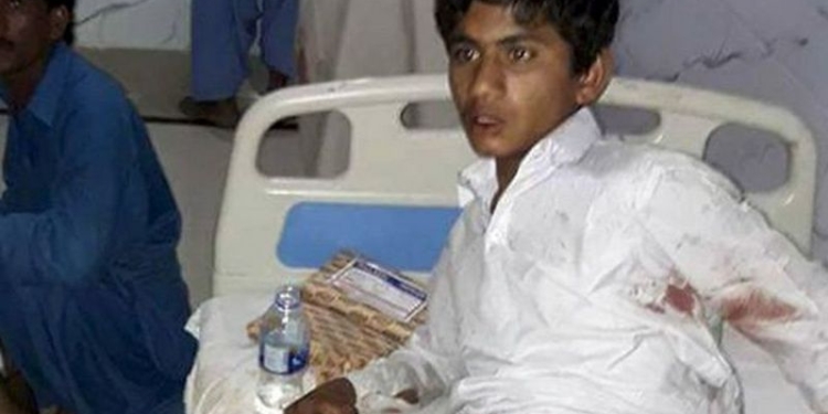 Десятки человек погибли при взрыве в храме в Пакистане