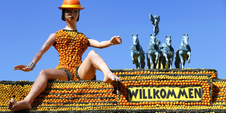 Не кисло. Во Франции проходит фестиваль лимонов