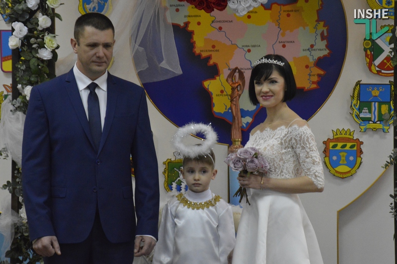«Брак за сутки»: В Николаевском краеведческом музее в День святого Валентина поженились две пары 13