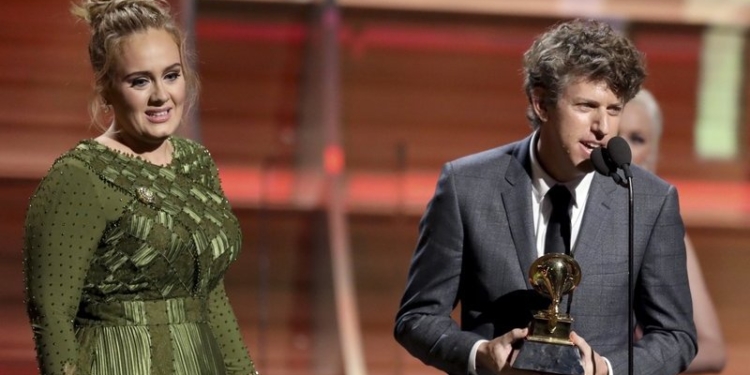 Британская певица Адель получила пять премий Грэмми