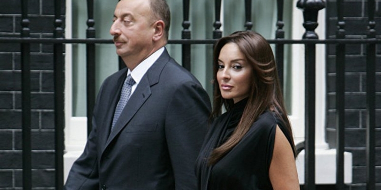 Важней всего погода в доме: президент Азербайджана назначил свою жену первым вице-президентом