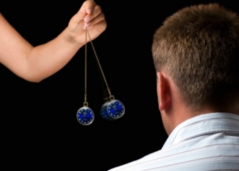 Грабит и расплачивается фальшивками. В Киеве преступник взял на вооружение гипноз