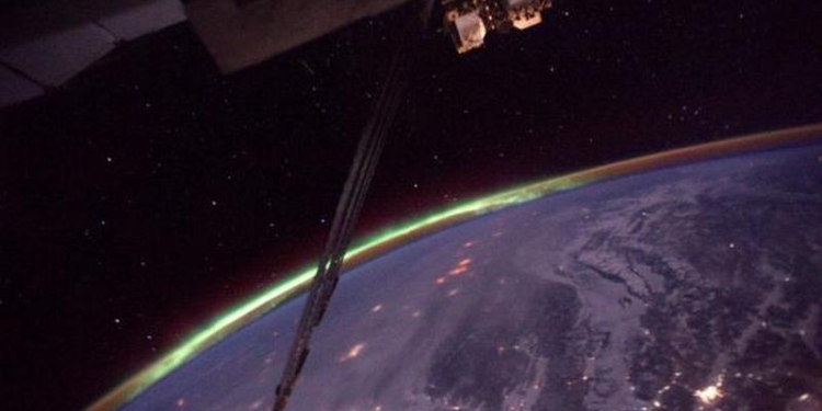Астронавт ESA опубликовал снимки полярного сияния из космоса