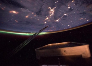 Астронавт ESA опубликовал снимки полярного сияния из космоса