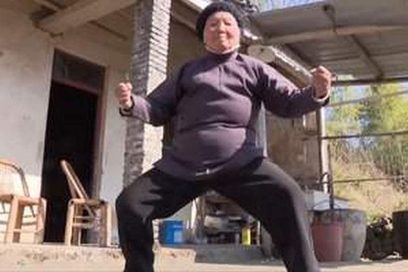 Боевая старость: в Китае живет 94-летняя «кунг-фу бабушка» 1