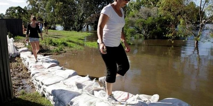 В Австралии наводнения из-за дождей, есть жертвы