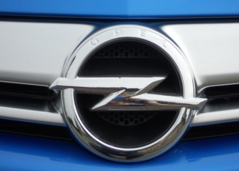Компания, производящая Peugeot, может купить немецкий Opel