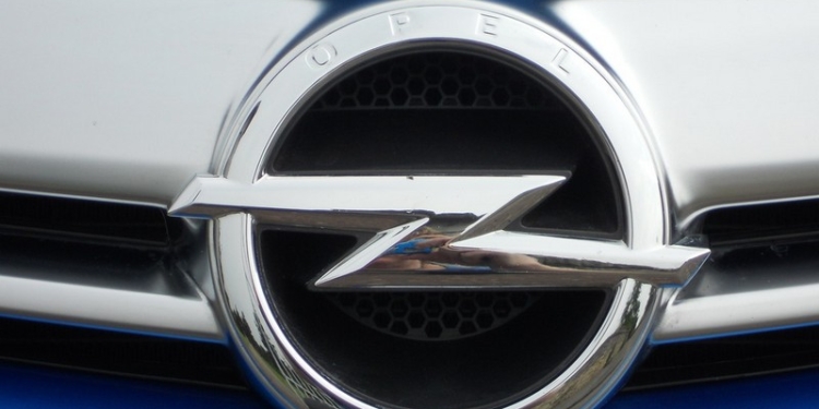 Компания, производящая Peugeot, может купить немецкий Opel