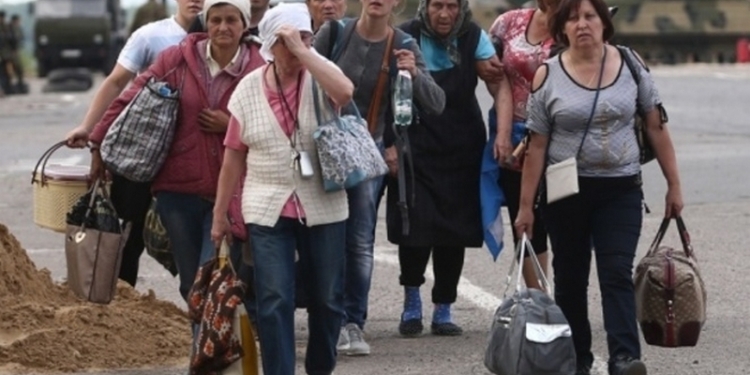 Украинские переселенцы смогут искать работу с помощью специально созданной программы по трудоустройству