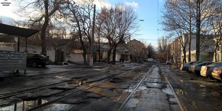 «Это не только причина ДТП, но и для имиджа плохо»: патрульная полиция Николаева пересчитала все ямы на ул.Потемкинской