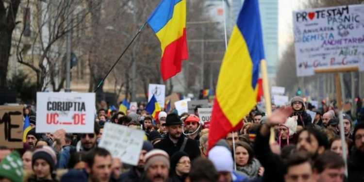 В Румынии отменили “коррупционный” указ, вызвавший акции протеста