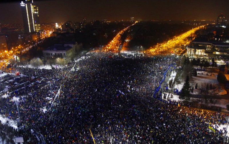 В Румынии свой Майдан? Протестуют десятки тысяч жителей страны 1