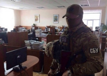 Топ-менеджмент “Херсоноблэнерго” поймали на хищениях крупных средств
