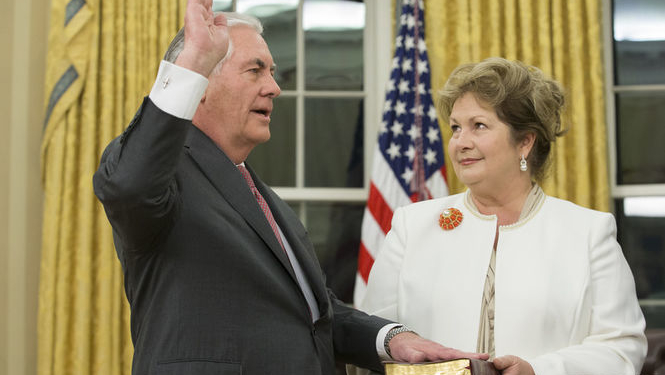 Новый госсекретарь США Рекс Тиллерсон принял присягу