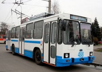 Завтра в Херсоне поднимут стоимость проезда в троллейбусах – она будет выше, чем в Николаеве