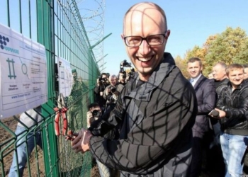 Это НЕ анекдот: Яценюк пообещал научить США строить стену на границе с Мексикой