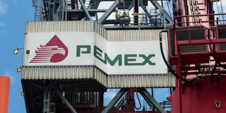 Взрыв на нефтяном терминале в Мексике: есть погибшие и раненые