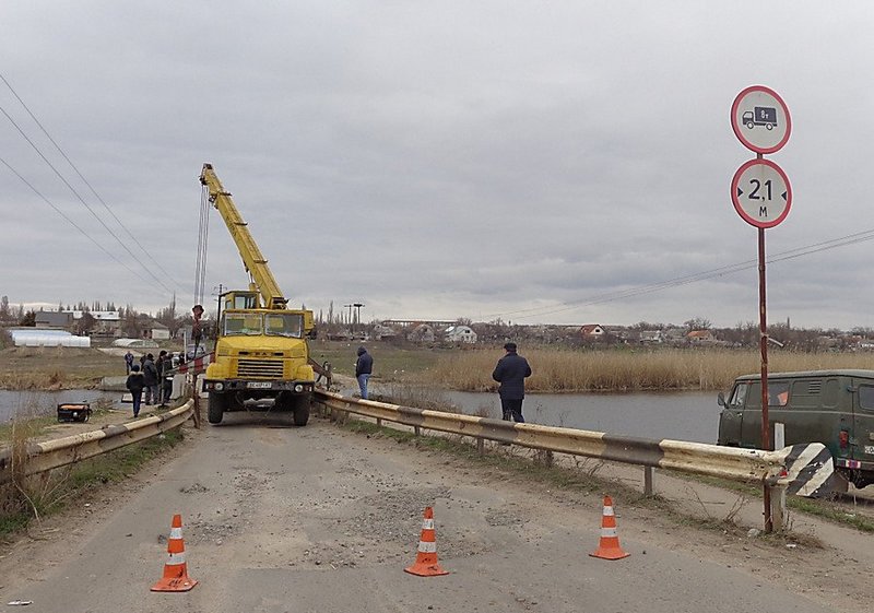 В Николаевской области восстановили проезд по затонувшему понтону через Ингул 4
