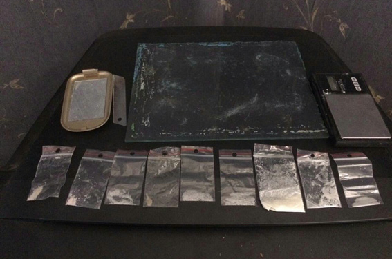 Житель Заводского района Николаева говорит, что хранил амфетамин и метадон для себя. Для себя же и делал?