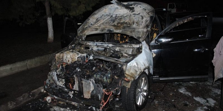 Ночь сгоревших KIA: в Николаеве спасатели тушили три недешевых авто – подозревают поджог