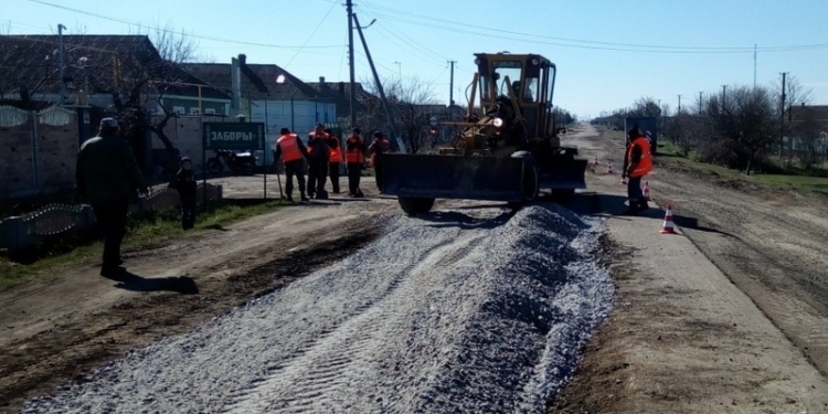 Дорожники отчитываются: за неделю на Николаевщине залатали более 15 тыс.кв.м ям