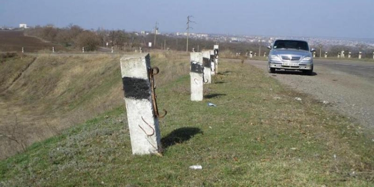 На трассе М-14 в Николаевской области украли 50 погонных метров тросового ограждения