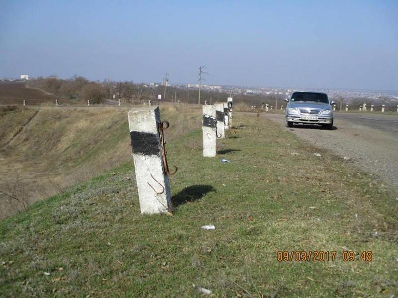 На трассе М-14 в Николаевской области украли 50 погонных метров тросового ограждения 3
