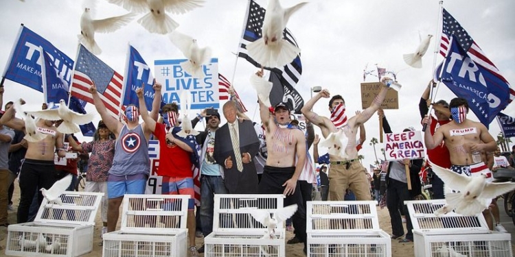 В Калифорнии подрались сторонники и противники Трампа