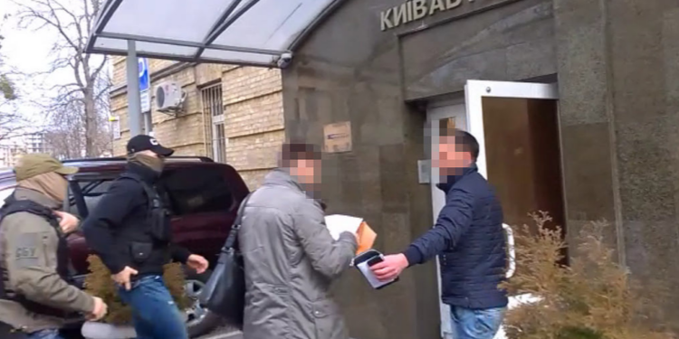 Сотрудники СБУ раскрыли хищение сотен миллионов гривен должностными лицами Киевавтодора