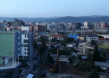 В Эфиопии оползень на мусорной свалке похоронил 46 человек