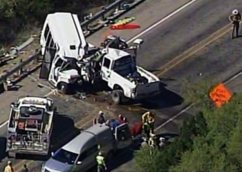 В США в ДТП попал автобус с прихожанами. 12 человек погибли