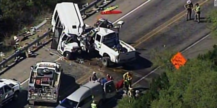 В США в ДТП попал автобус с прихожанами. 12 человек погибли