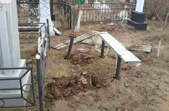 В Николаеве поймали кладбищенских грабителей. В полицию их вызвали с родителями