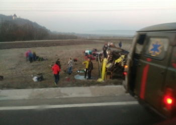 В Украине попал в ДТП и перевернулся автобус с туристами из Беларуси. 2 погибших