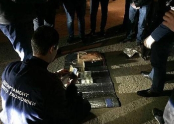 Подробности задержания таможенника-взяточника. Аваков заявил о группе организованных преступников