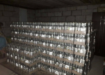 Спасибо, что не продали дело, чтобы доить дельцов, – Аваков поблагодарил сотрудников за шмон у алкогольной мафии