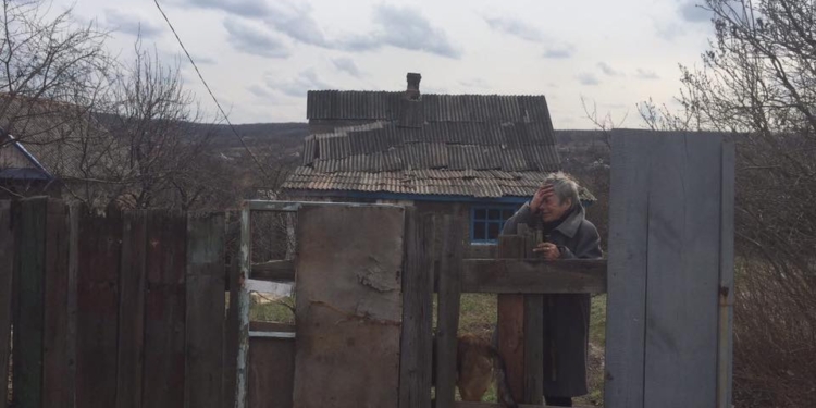 Боевики обстреляли жилой сектор Авдеевки из Градов. Многие дома разрушены