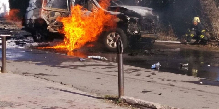 В Мариуполе взорвали машину начальника контрразведки СБУ