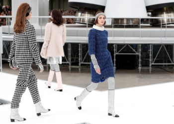 Футуристичная и элекантная. Модный дом Chanel представил новую коллекцию в Париже