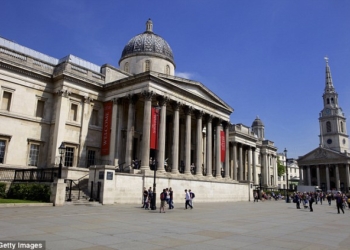 В Национальной галерее в Лондоне мужчина напал на картину Гейнсборо с отверткой