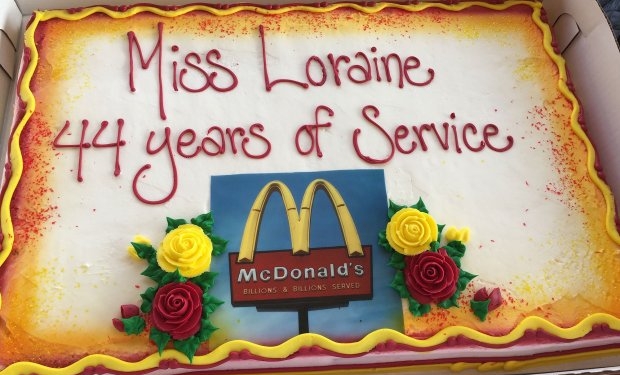 «Вільна каса!»: в США 94-летняя женщина работает в Макдональдсе