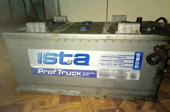 В Николаеве патрульные оперативно догнали водителя «ВАЗа», который снял с фуры аккумуляторные батареи и слил дизтопливо