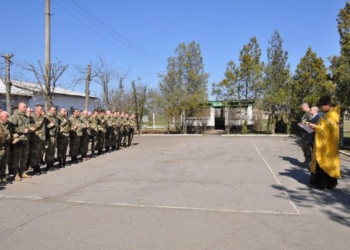 «Отслужу, как надо, и вернусь»: спецбатальон «Николаев» отправился сменить своих товарищей в зоне АТО