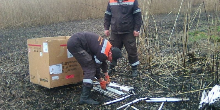 Фейсбук помог: обнаруженную пользователями соцсетей в Николаеве несанкционированную свалку ртутных ламп ликвидировали