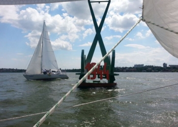 В Николаеве ледоходом снесло памятный буй в честь героев-ольшанцев